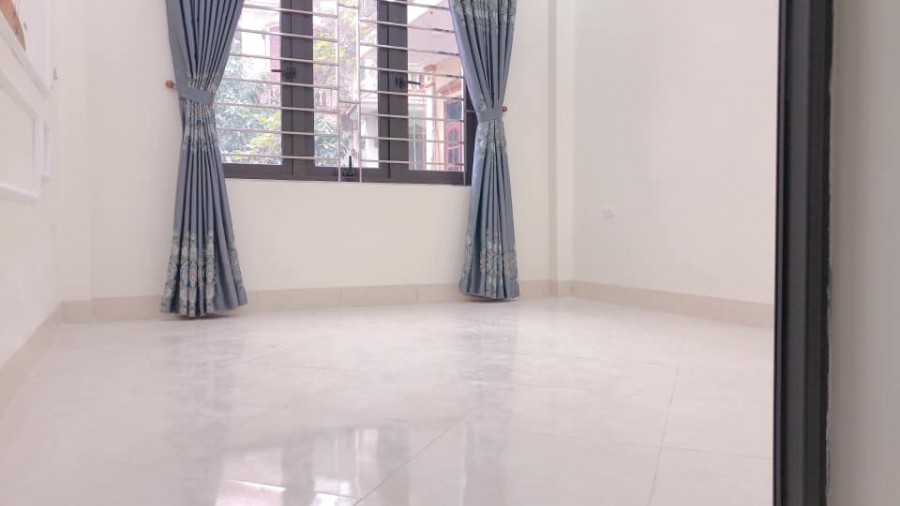 Hạ Giá! Vị trí đẹp, nhà mới Trương Định DT 35m2x5T, MT 4m Giá 2tỷ8