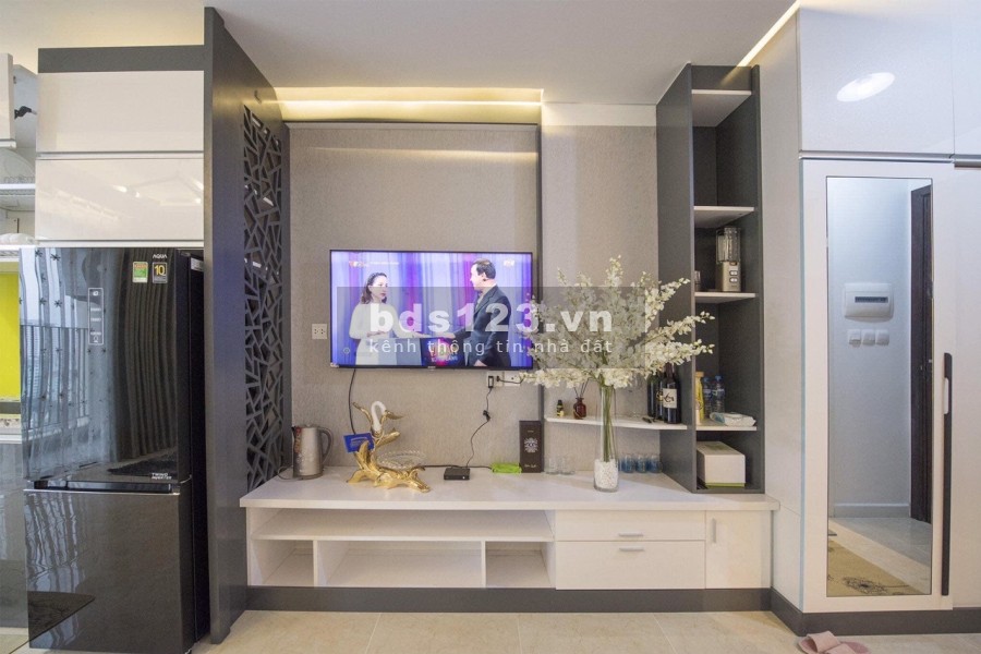 Cho thuê căn hộ 38m2, nội thất cơ bản đến full đồ, giá thuê rẻ nhất Vinhomes D'Capital. 0968714626
