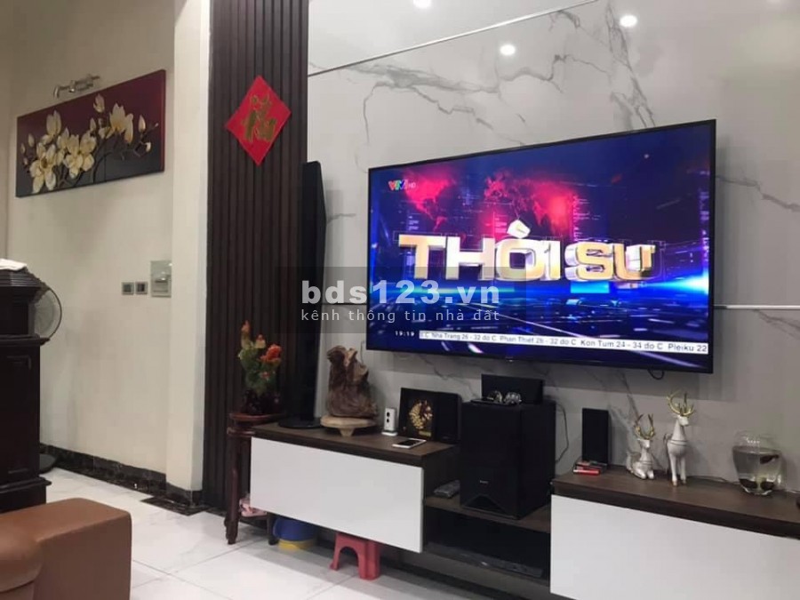 Bán nhà Trần Quốc Hoàn, ô tô kinh doanh gần phố ở ngay hai thoáng vĩnh viễn