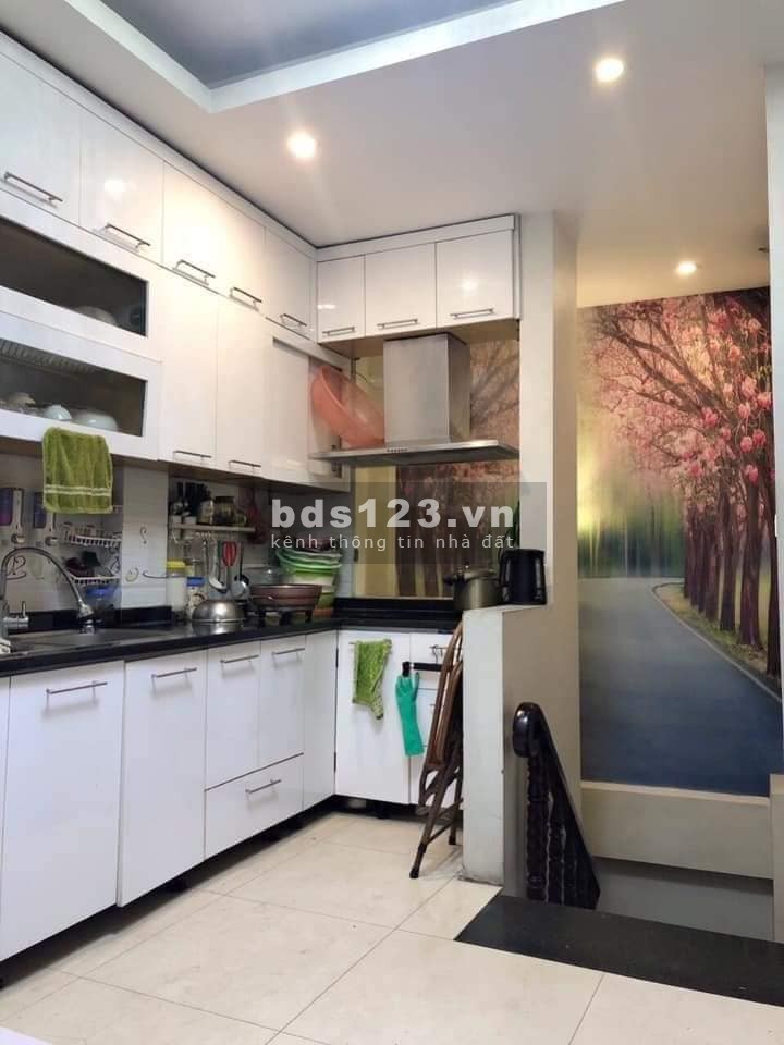 Bán nhà riêng Pháo Đài Láng, Quận Đống Đa, Dt 55m2, giá 4.95 tỷ