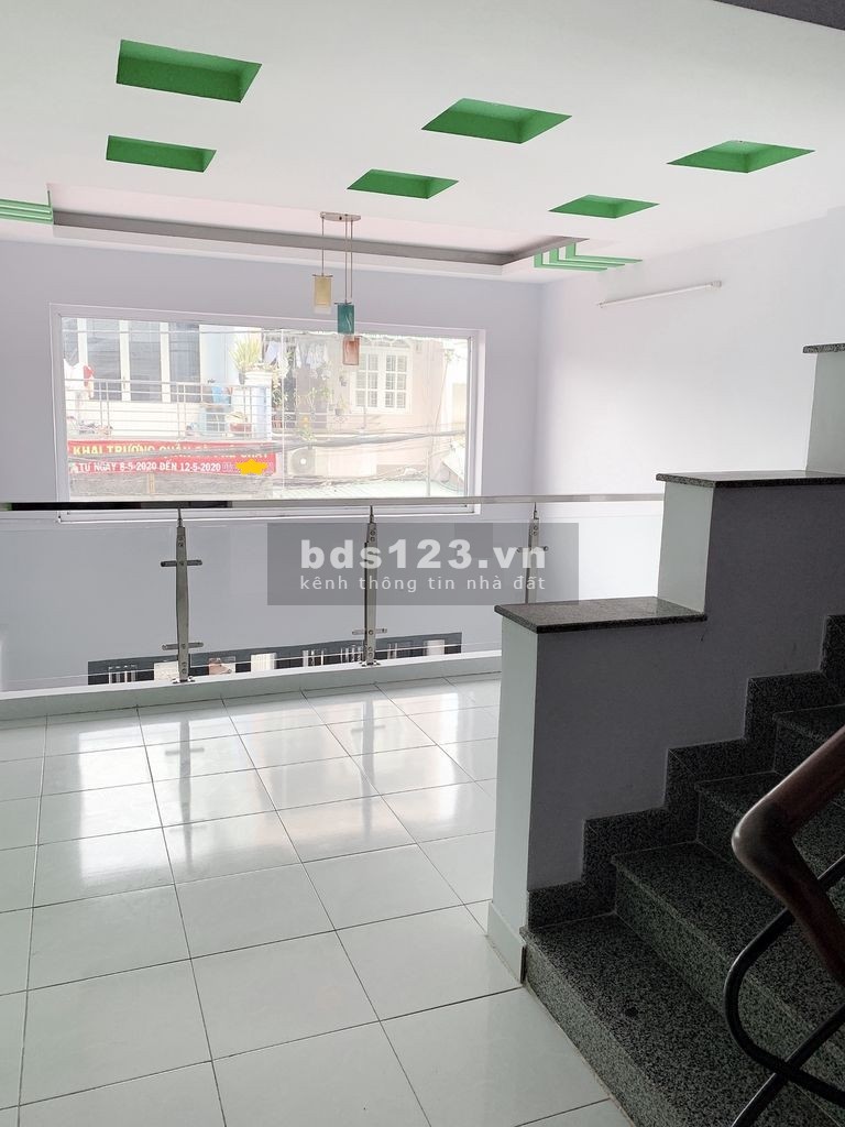 Nhà HXT Hòa Bình, 3 lầu, sân thượng, 5PN, giá 15tr