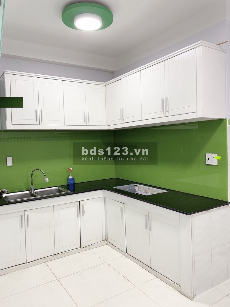 Nhà HXT Hòa Bình, 3 lầu, sân thượng, 5PN, giá 15tr
