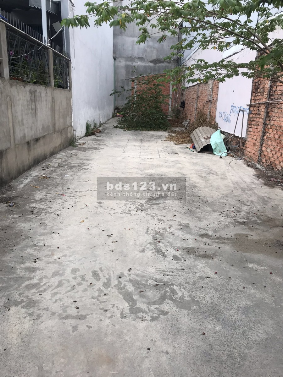 Bán đất mặt tiền đường 20 Hiệp Bình Chánh ngay trung tâm GiGAMALL DT: 151m2 thương lượng