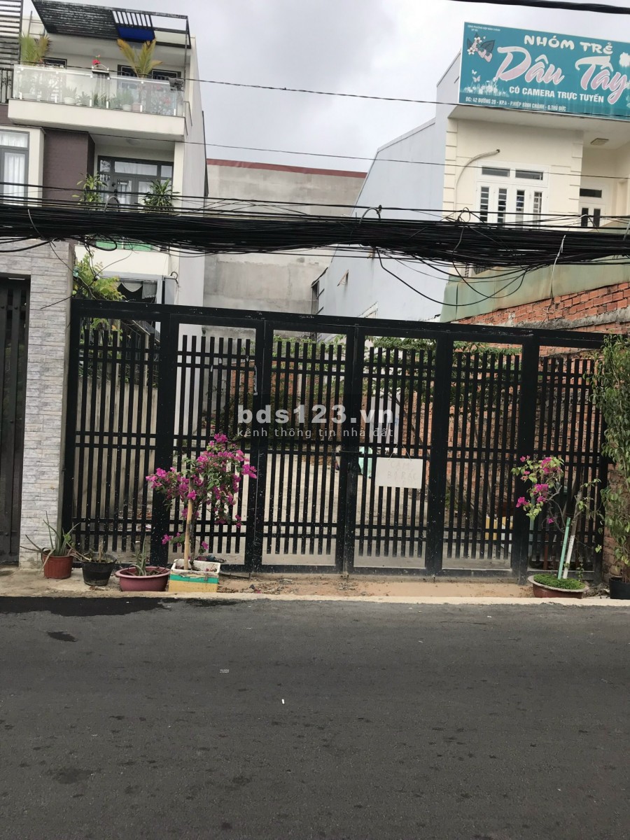 Bán đất mặt tiền đường 20 Hiệp Bình Chánh ngay trung tâm GiGAMALL DT: 151m2 thương lượng