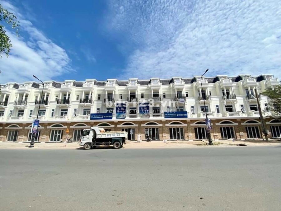 Chỉ 750 triệu sở hữu ngay Shophouse ngay tại Dĩ An. Đẳng cấp thượng lưu , Đã có Sổ trao khách liền tay!!