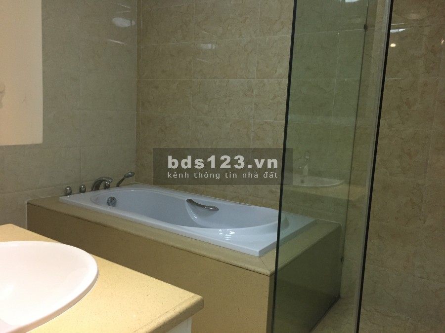 Cho thuê căn hộ CC Eurowindow 27 Trần Duy Hưng 2Pn 140m2 đầy đủ nội thất. Giá:16Tr/Tháng