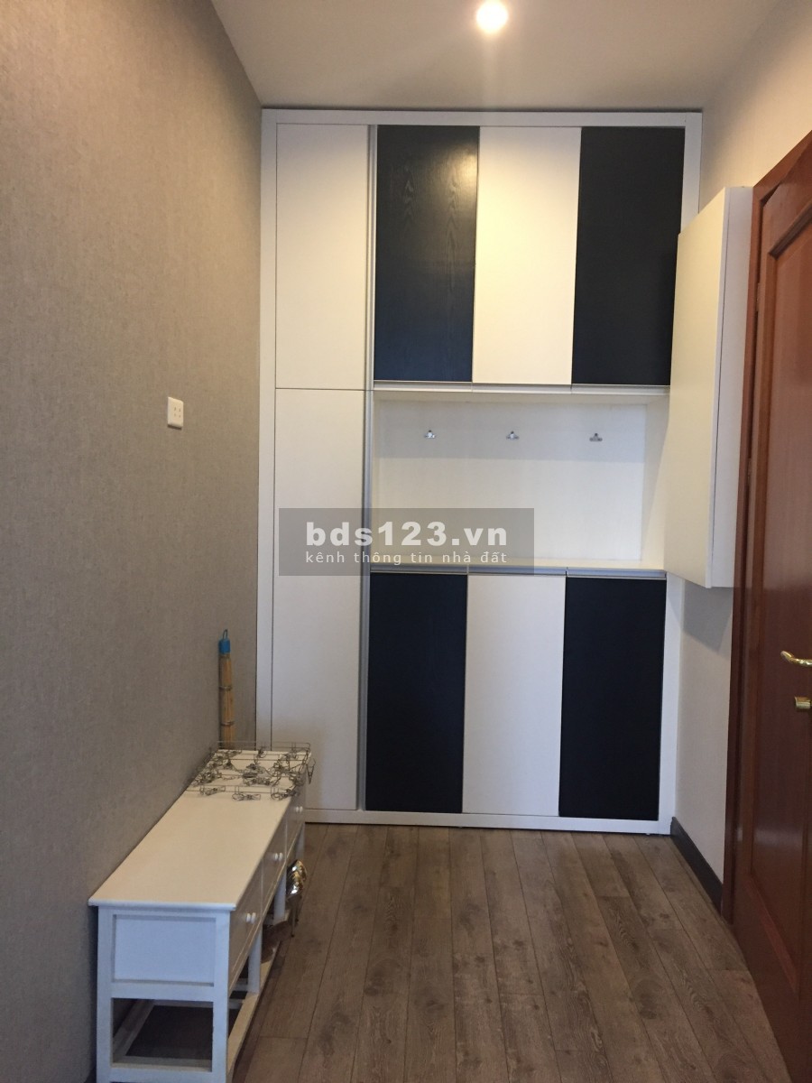 Cho thuê căn hộ CC Eurowindow 27 Trần Duy Hưng 2Pn 140m2 đầy đủ nội thất. Giá:16Tr/Tháng