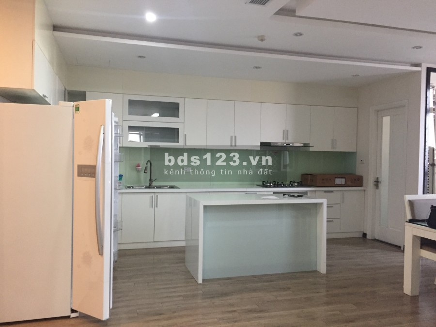 Cho thuê căn hộ CC Eurowindow 27 Trần Duy Hưng 2Pn 140m2 đầy đủ nội thất. Giá:16Tr/Tháng