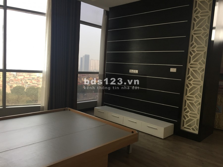 Cho thuê căn hộ CC Eurowindow 27 Trần Duy Hưng 2Pn 140m2 đầy đủ nội thất. Giá:16Tr/Tháng