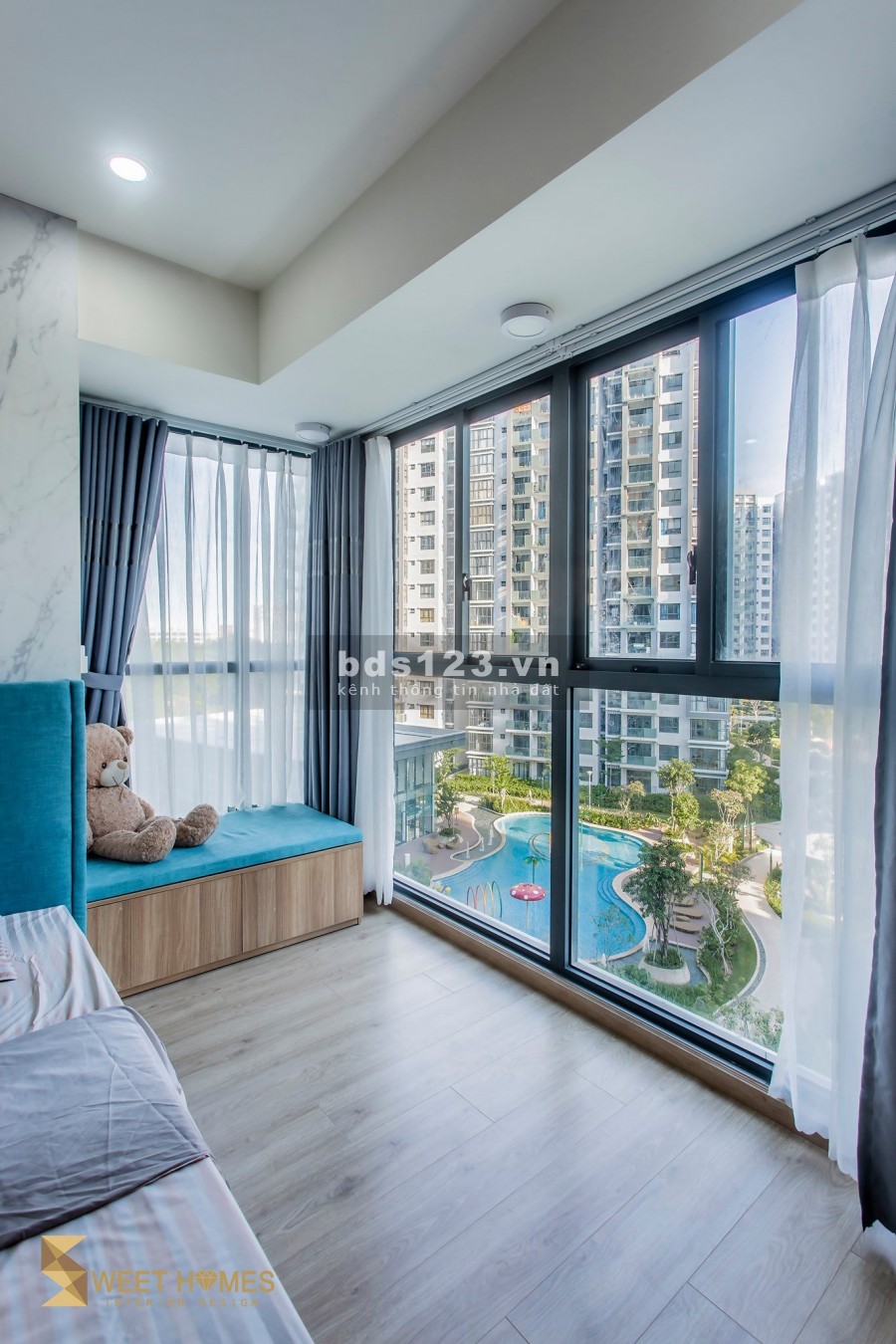 Chính chủ bán căn 3pn full nội thất cao cấp , view hồ bơi, công viên khu Emerald dự án Celadon city 0909428180