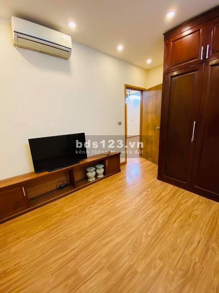 Cho thuê căn hộ ở Golden West số 2 Lê Văn Thiêm, 93m2 2 ngủ full đồ, giá 13tr