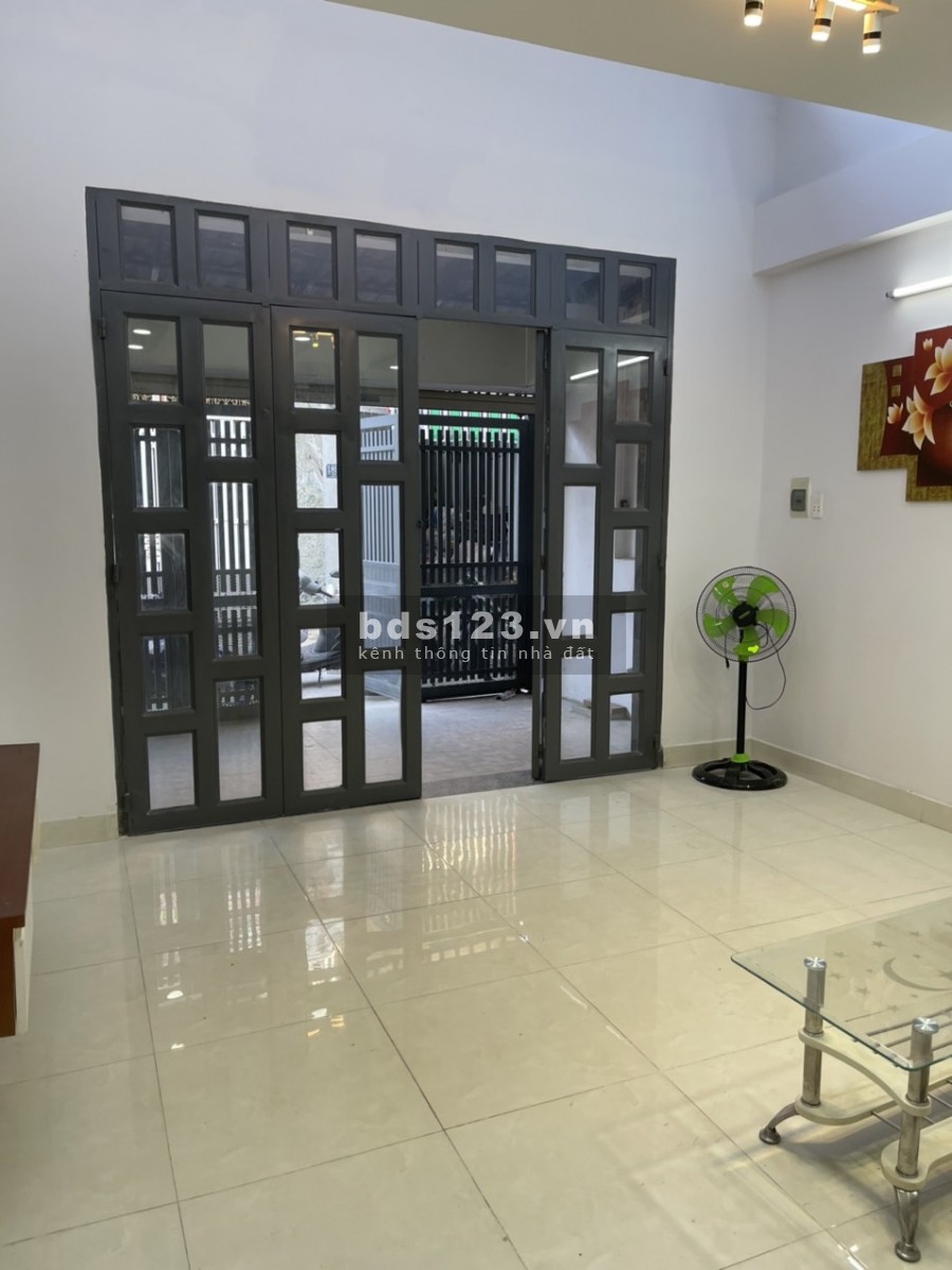 Nhà HXT Hòa Bình, 3 lầu, sân thượng, 5PN, giá 15tr