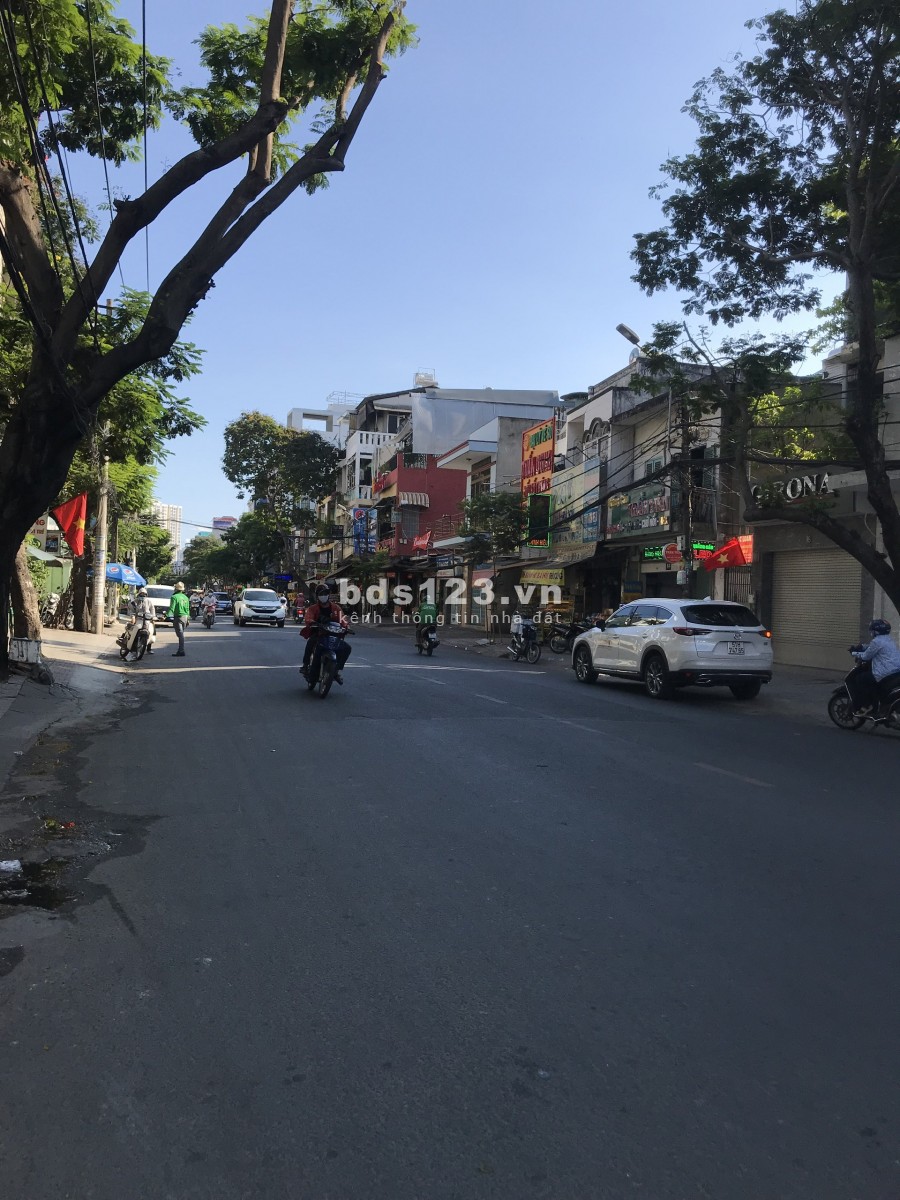 Cho thuê Nhà nguyên căn mặt tiền đường Trương Công Định, P14 quận Tân Bình. - Diện tích 4x18m. - Kết cấu: 1 trệt, 3 lầu, trệt suốt