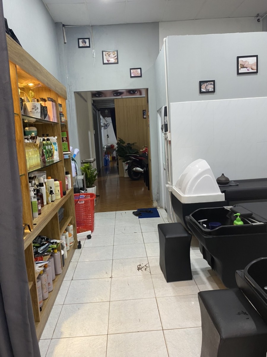 Chính chủ sang gấp Salon tóc khu vực 1062 Nguyễn văn Quá, Q 12