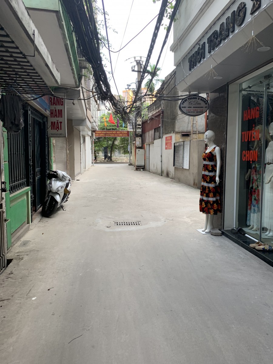 Bán Nhà Đẹp 30m2 x 5 Tầng Phố Lê Trọng Tấn, Ô Tô Tránh, Kinh Doanh, Chỉ 5.5 Tỷ.