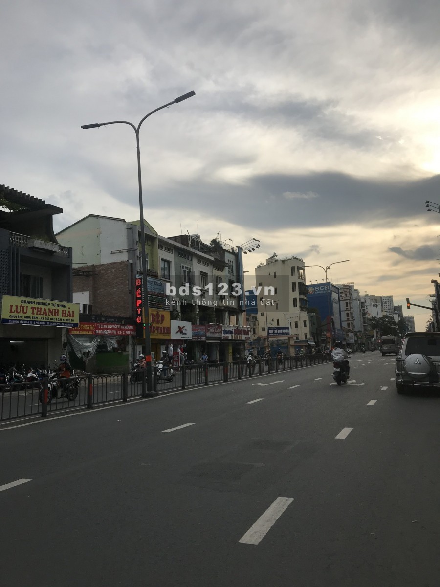 Chính chủ cho thuê nhà trống suốt duy nhất trên mặt tiền đường Hoàng Văn Thụ Phường 4, Tân Bình, Hồ Chí Minh