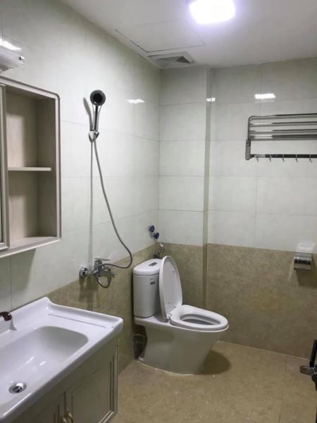 Bán nhà Hoàng Quốc Việt, Nghĩa Đô, kinh doanh, giá 11.2 tỷ
