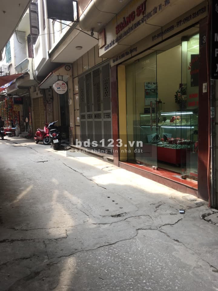 Nhà Hai Bà Trưng kinh doanh ngã tư lớn ngõ Quỳnh 40m2 5 tầng ô tô đỗ 4,85 tỉ TL