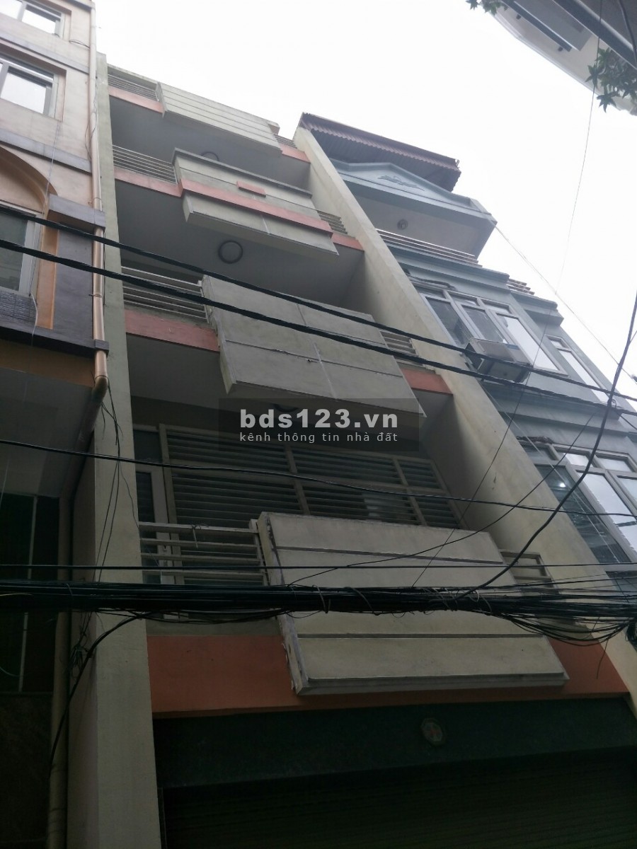 Bán gấp nhà đường Bồ Đề 50m2 x 4 tầng, 4m mặt tiền, giá 5 tỷ. Kinh doanh, Ô tô, gần hồ.