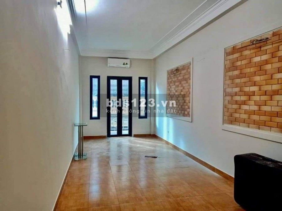 BÁN NHÀ HOÀNG QUỐC VIỆT CẦU GIẤY,Ở NGAY, 40M x 5 TẦNG, GIÁ 3,95 TỶ