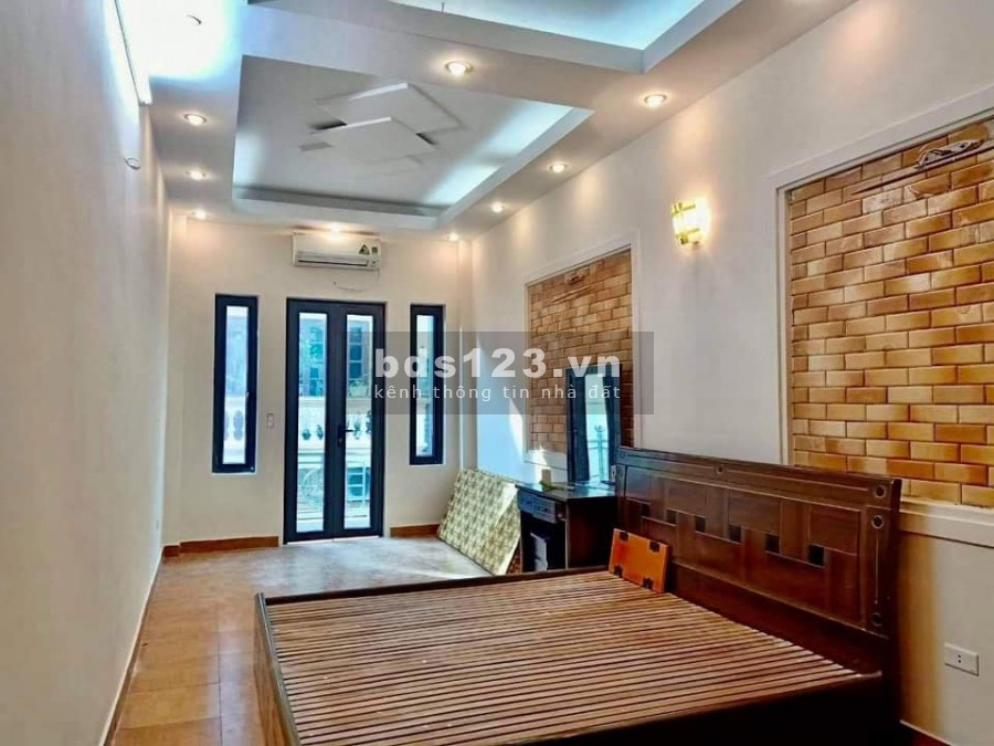 BÁN NHÀ HOÀNG QUỐC VIỆT CẦU GIẤY,Ở NGAY, 40M x 5 TẦNG, GIÁ 3,95 TỶ