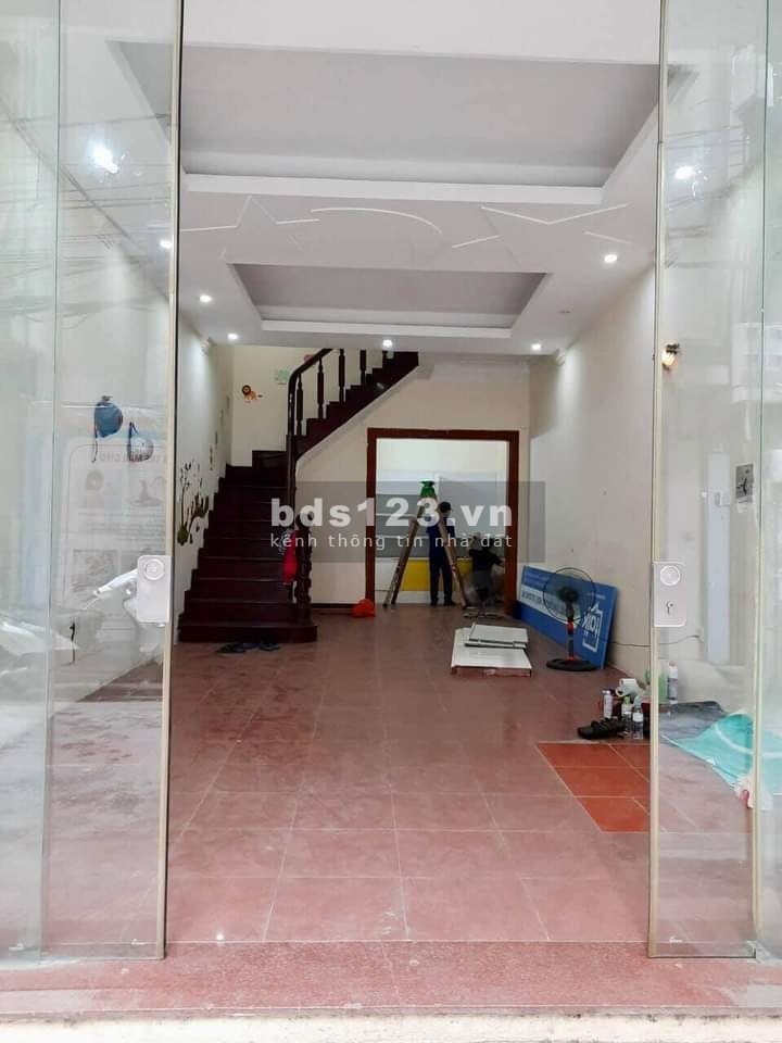 Bán nhà Phố Hoàng Quốc Việt, ÔTÔ tránh, Kinh Doanh.