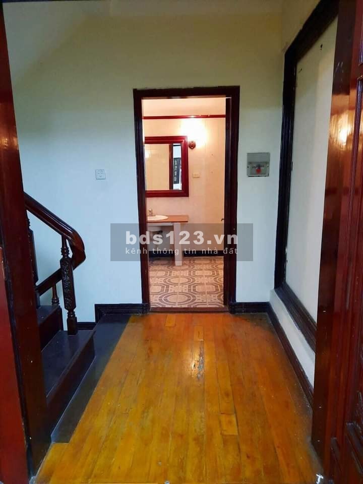 Bán nhà Phố Hoàng Quốc Việt, ÔTÔ tránh, Kinh Doanh.