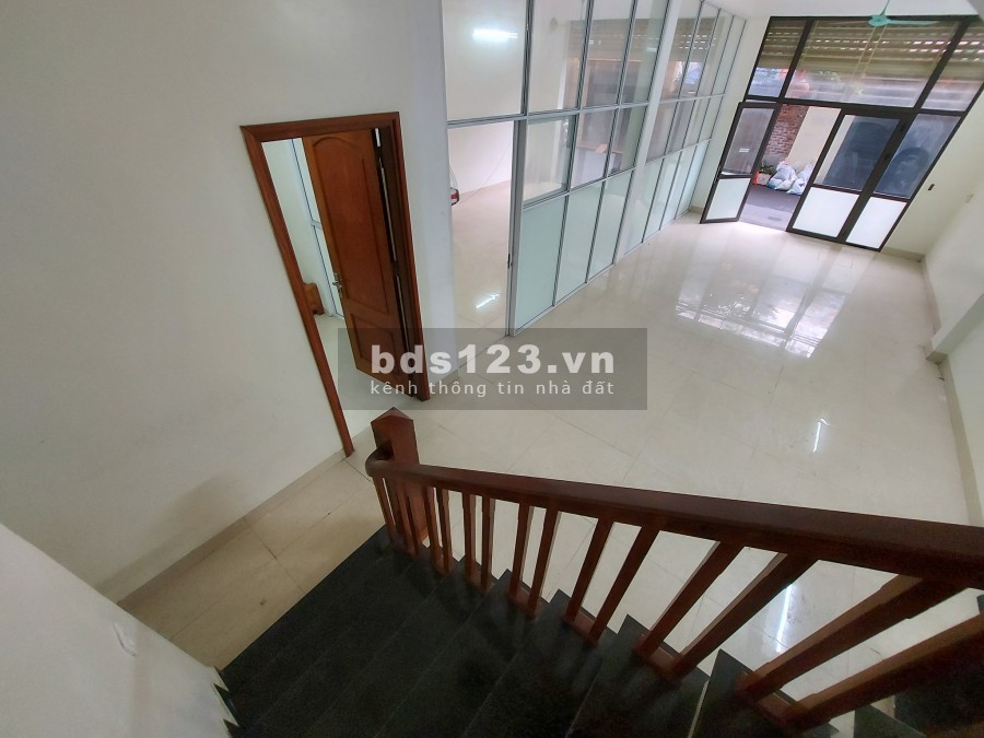 TRƯỚC NHÀ 2 Ô TÔ TRÁNH, PHÙ HỢP LÀM VĂN PHÒNG CÔNG TY - HIỆU SUẤT CHO THUÊ 50TR/THÁNG