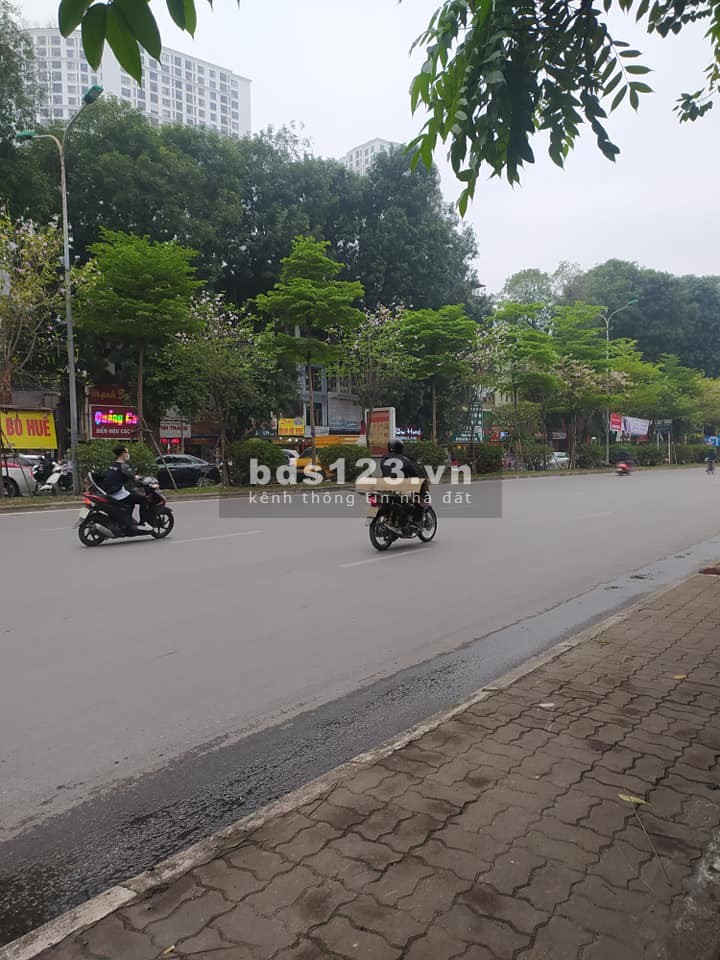 Phố Víp Trung Hòa Vỉa Hè Mặt Tiền Khủng 135/5 tầng chỉ 48 tỷ.