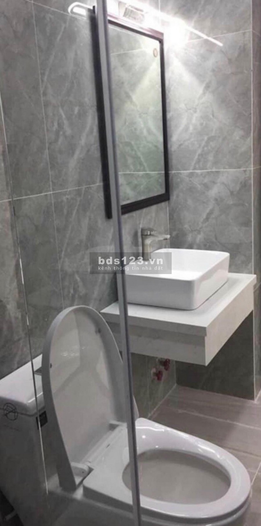 Nhà mặt hẻm xe hơi tránh Phan Huy Ích chỉ hơn 3 tỷ thương lượng