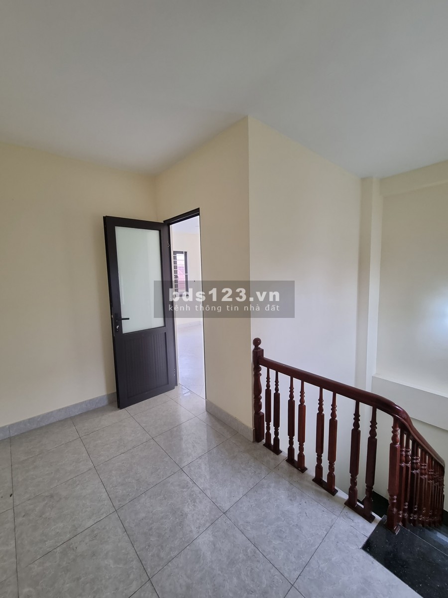 Nhà Thụy Phương ngõ rộng ô tô vào nhà kinh doanh 37m, 4 tầng, 5.6 mt giá chỉ 3.1 tỷ