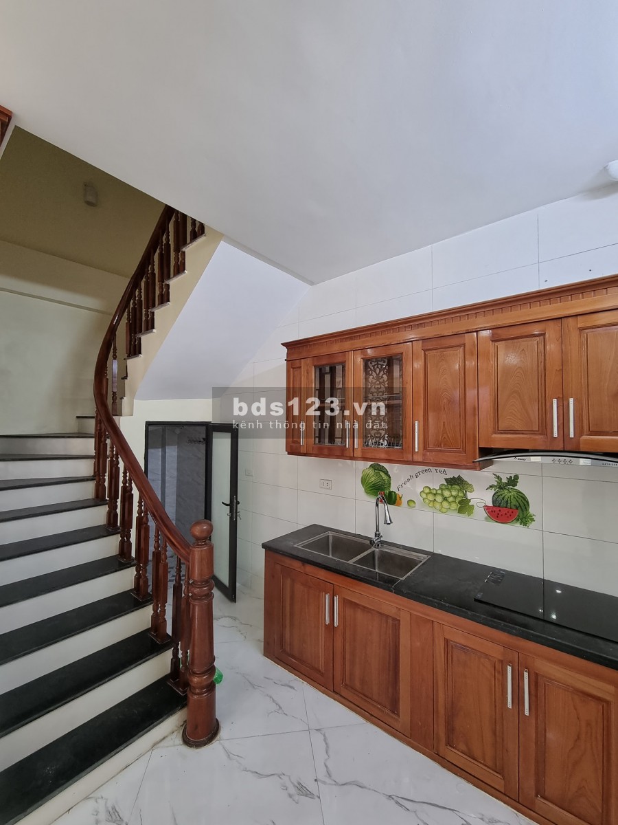 Nhà Thụy Phương ngõ rộng ô tô vào nhà kinh doanh 37m, 4 tầng, 5.6 mt giá chỉ 3.1 tỷ