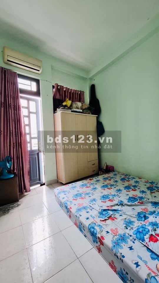 Nhà mặt hẻm xe hơi tránh Phan Huy Ích chỉ hơn 3 tỷ thương lượng