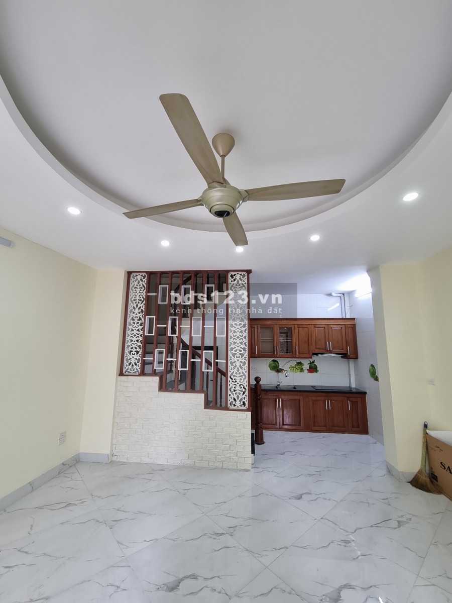 Nhà Thụy Phương ngõ rộng ô tô vào nhà kinh doanh 37m, 4 tầng, 5.6 mt giá chỉ 3.1 tỷ