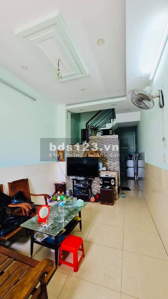 Nhà mặt hẻm xe hơi tránh Phan Huy Ích chỉ hơn 3 tỷ thương lượng