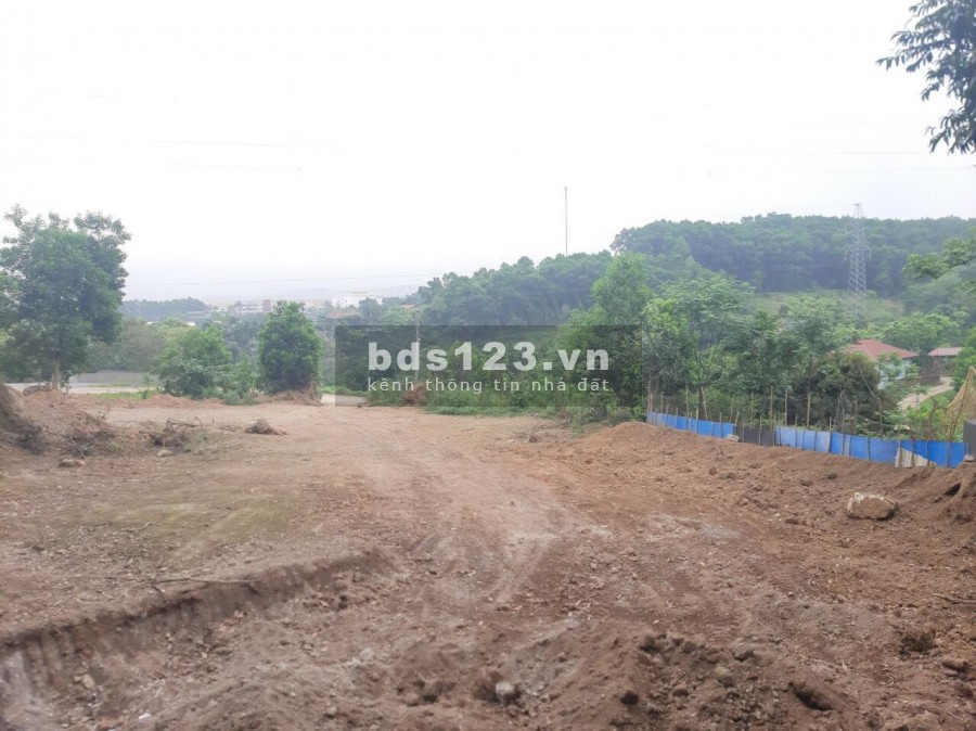 BÁN ĐẤT LƯƠNG SƠN HB - 2500M BÁM ĐƯỜNG NHỰA 40M, GIÁ 2,3 TRIỆU/M