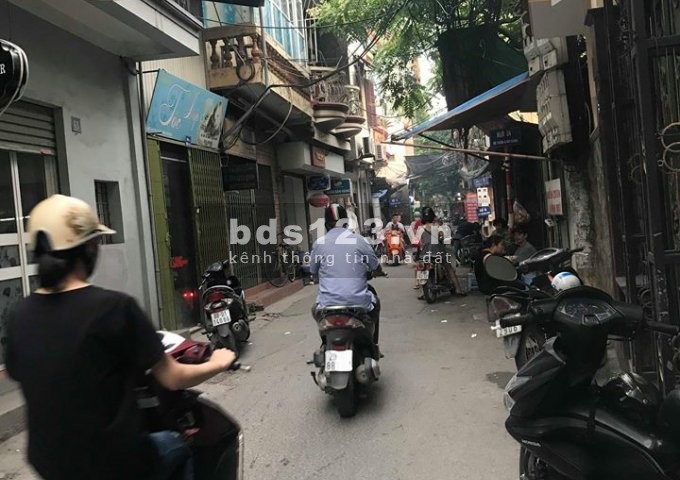 Nhà Hai Bà Trưng kinh doanh ngã tư lớn ngõ Quỳnh 40m2 5 tầng ô tô đỗ 4,85 tỉ TL