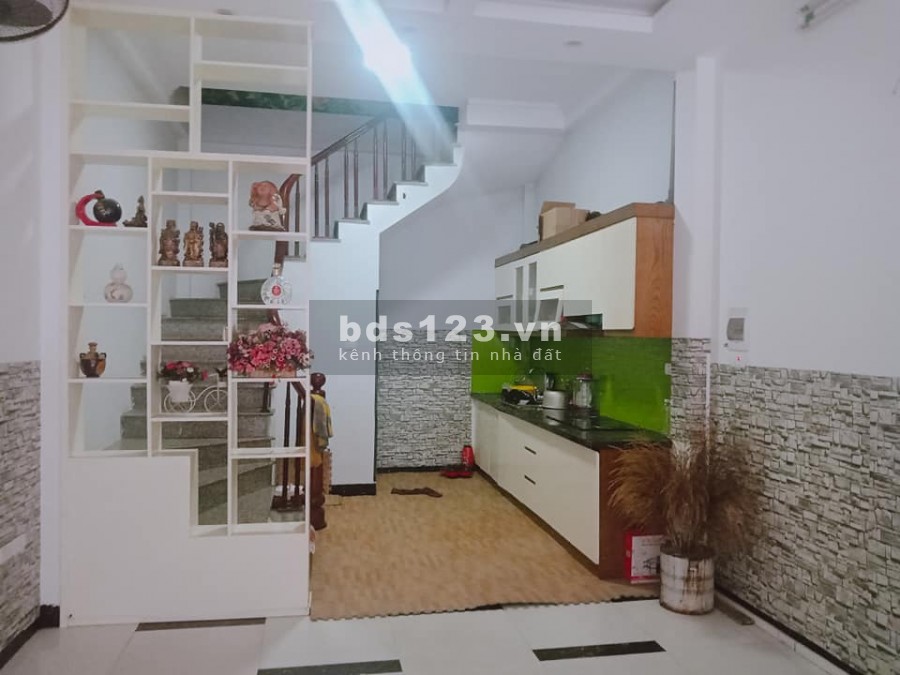 BÁN NHÀ HOÀNG MAI KINH DOANH Ô TÔ ĐỖ