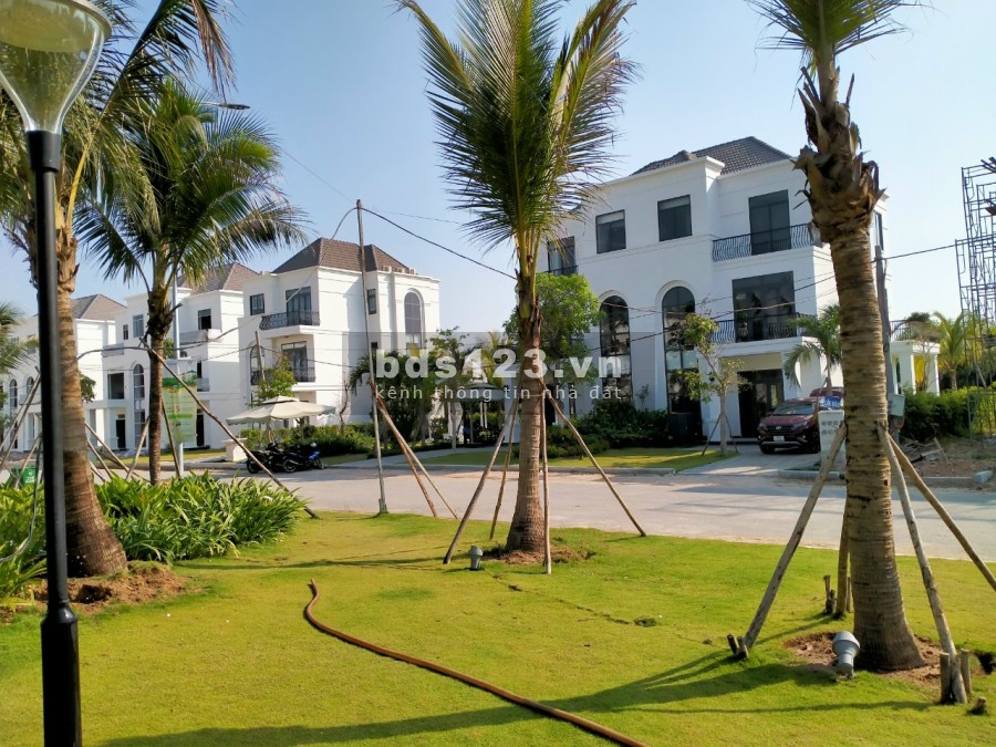 Biệt thự song lập vị trí đẹp nhất khu sân GOLF