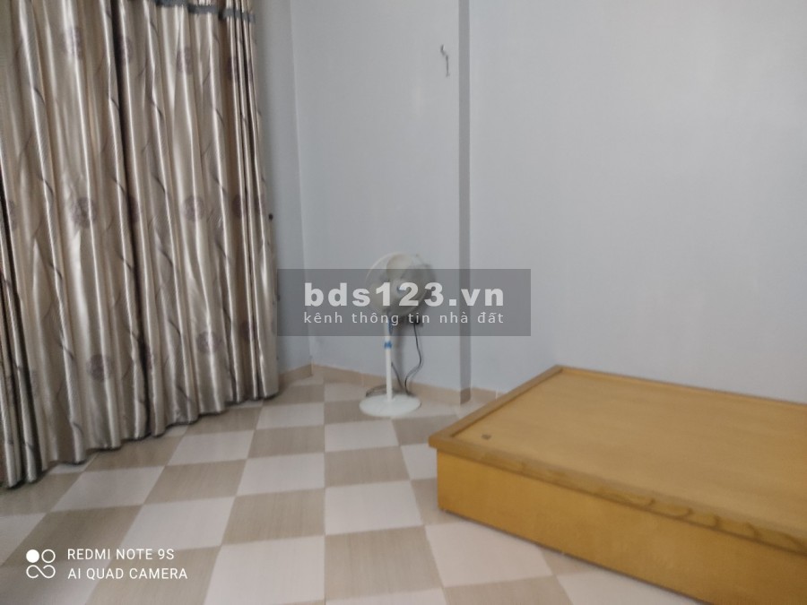 Bán nhà mặt phố Trần Quý Kiên, 7.7 tỷ diện tích 48mx5 tầng đường rộng ô tô tránh nhau