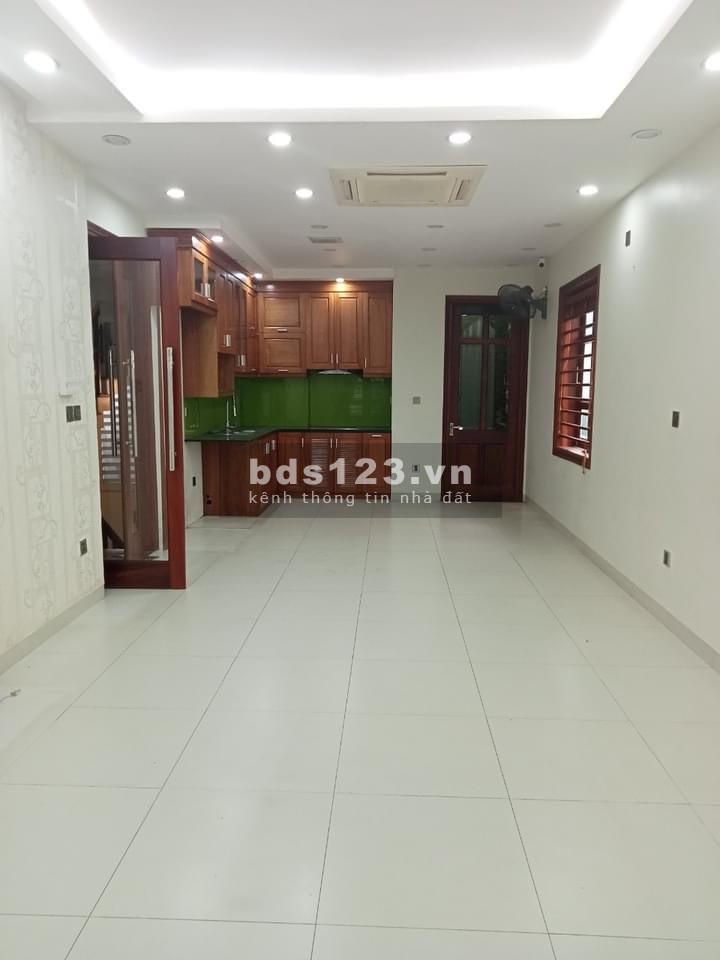 BÁN NHÀ LÔ GÓC ĐỨC DIỄN BTLcOTO TRÁNH THANG MÁY LH 0966131292