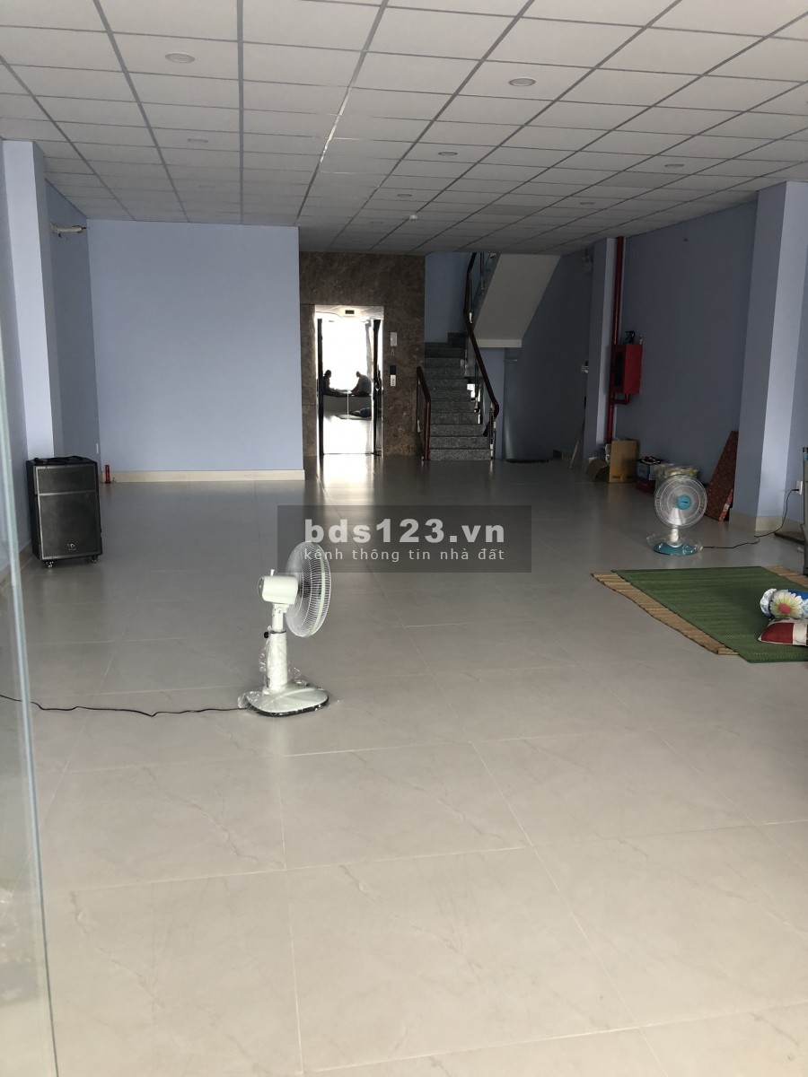 Mặt Bằng Cho Thuê 131 Nguyễn Văn Tăng, Quận 9