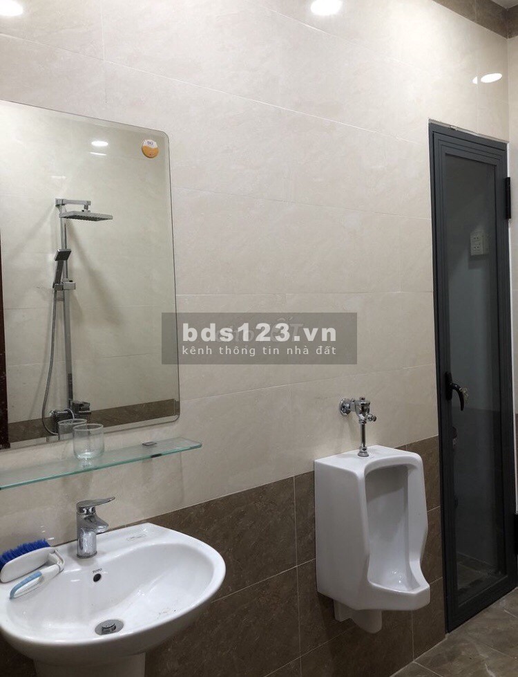  Mặt Bằng siêu đẹp 5x12 1trệt 1lầu trống suốt gần Ngã 3 Lê Văn Việt Q9. 35triệu