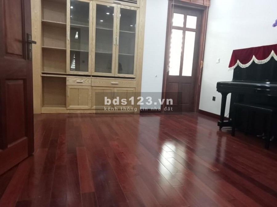 BÁN NHÀ LÔ GÓC ĐỨC DIỄN BTLcOTO TRÁNH THANG MÁY LH 0966131292