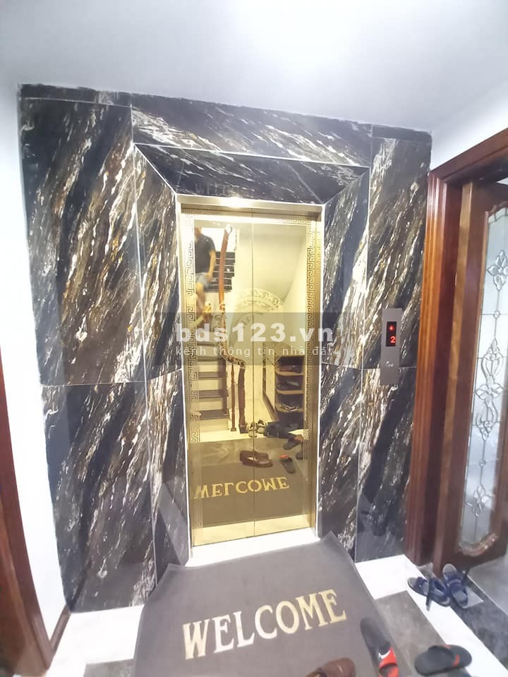 Bán nhà Thanh Nhàn lô góc thang máy xịn