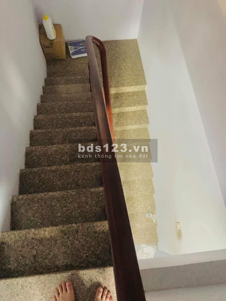 Hạ giá 600tr, chỉ 4 tỷ rưỡi, Bán nhà Lạc Long Quân, P10, Tân Bình. 40m2 4 tầng BTCT