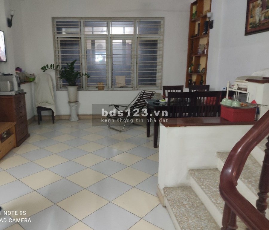 Bán nhà mặt phố Trần Quý Kiên, 7.7 tỷ diện tích 48mx5 tầng đường rộng ô tô tránh nhau