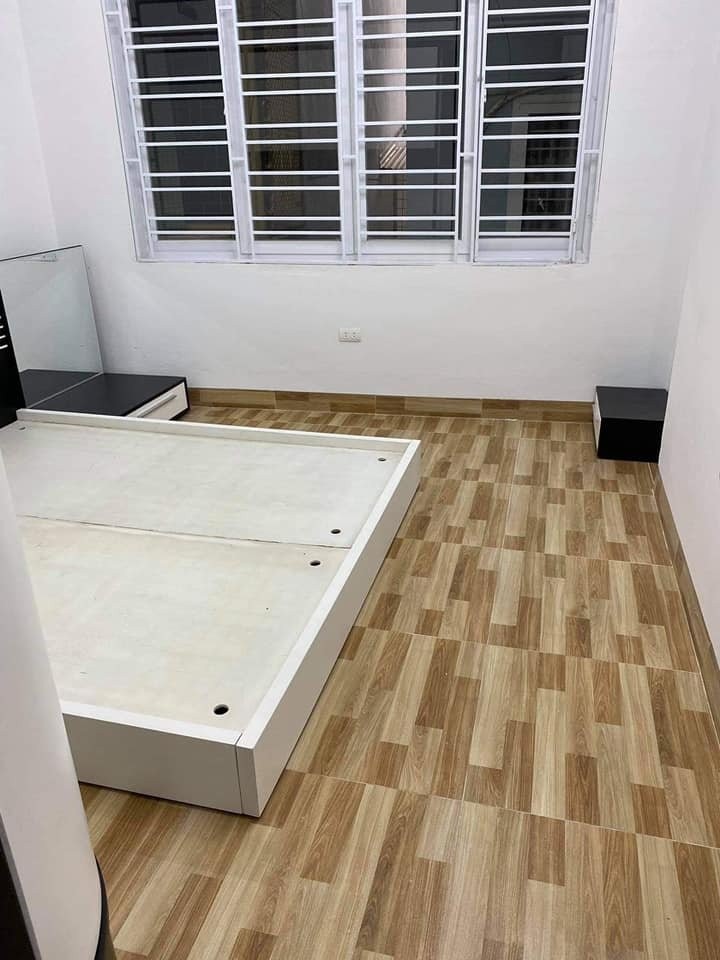 Nhà đẹpThụy Khuê-Lạc Long Quân, diện tích 30m2 5 tầng mặt tiền 3,8m giá chỉ hơn 3tỷ