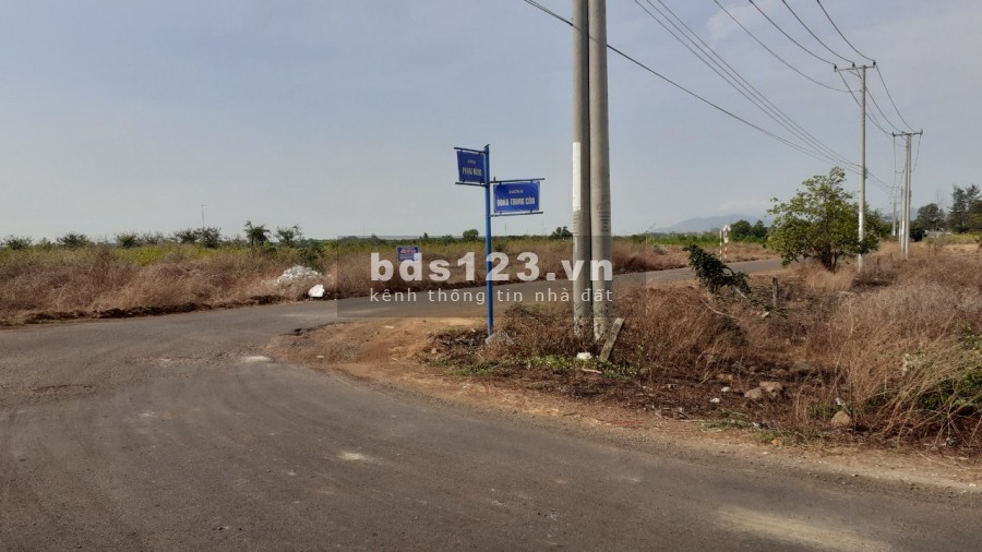 Bán lô đất mặt tiền đường nhựa Đoàn Trung Còn , TT Đất Đỏ