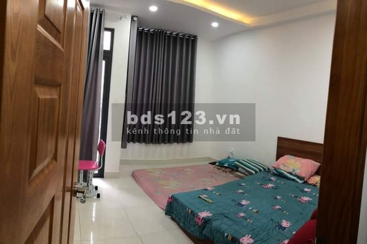 Bán nhà Quận 12 1 trệt 2 lầu sân thượng, 4 phòng ngủ chỉ 4 tỷ 9